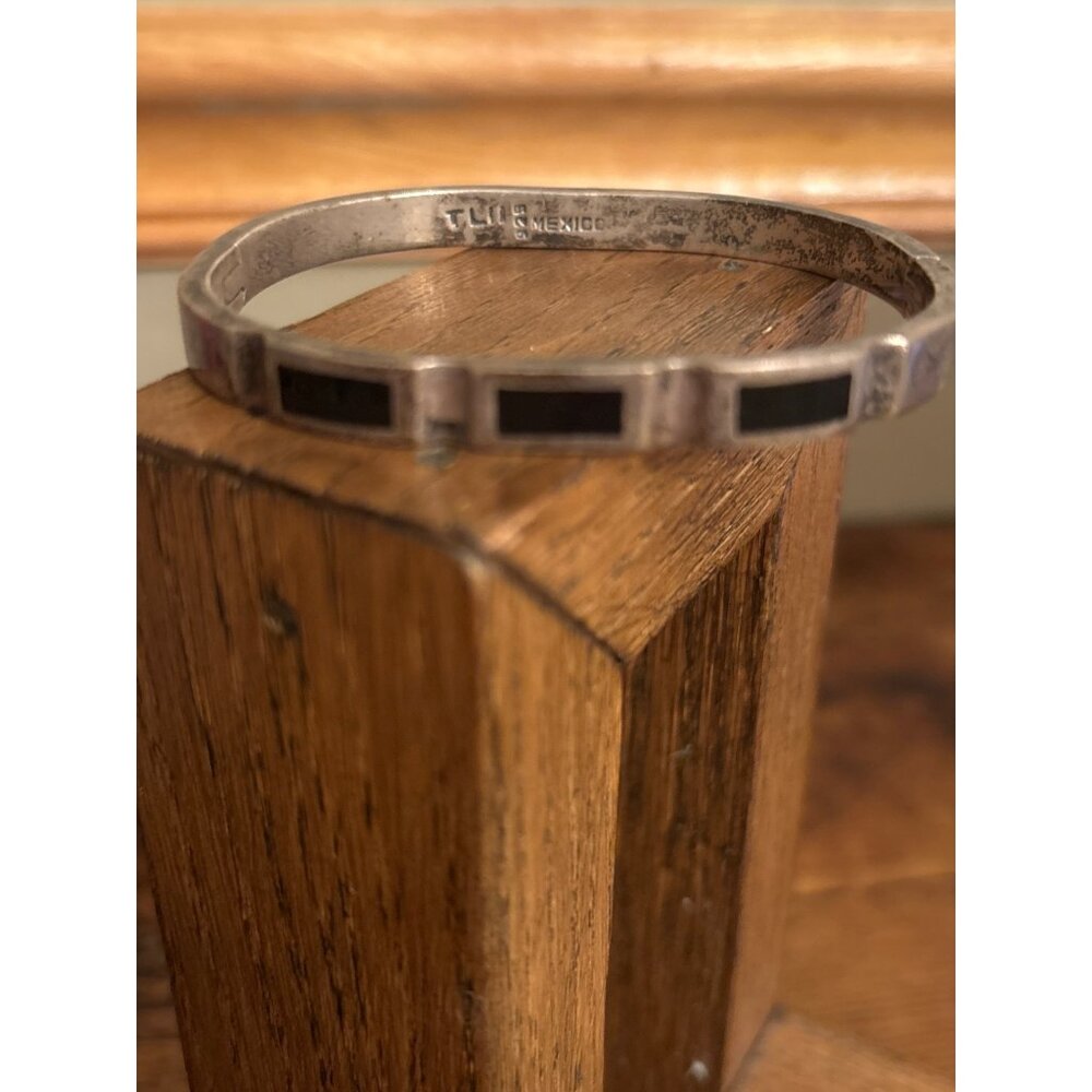 Vintage Mexican Sterling Silver & Onyx Inlay Bangle – 33g Taxco Style Bracelet